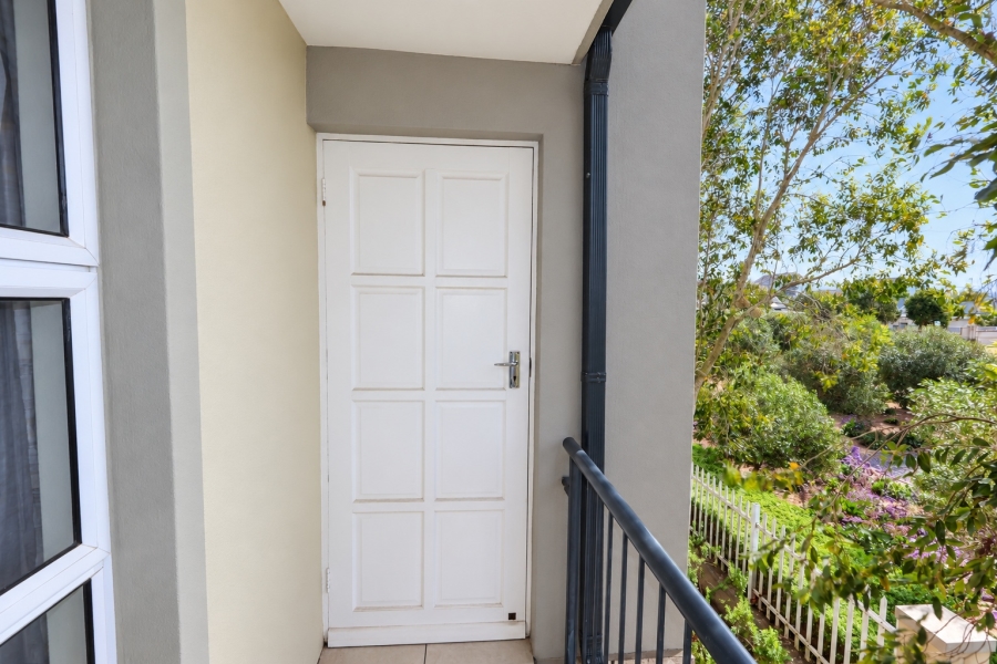 To Let 2 Bedroom Property for Rent in Buh Rein Estate Western Cape